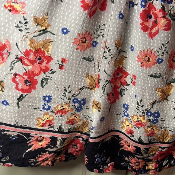 ANGIE💫Women’s Floral V-Neck Spaghetti Strap Lightweight Romper with Pockets - Picture 13 of 15